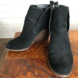 Black suede Lucky booties